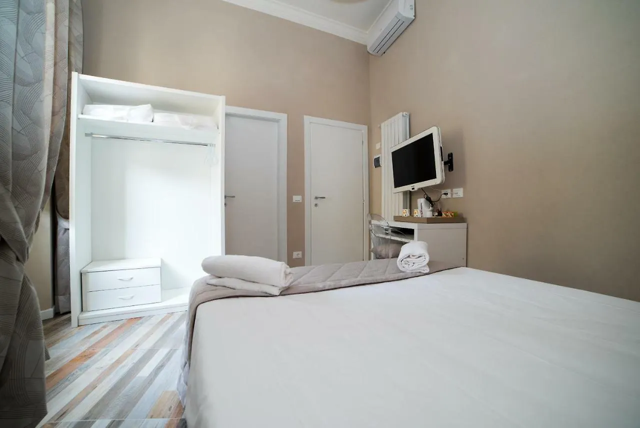 D'Home Florence 0*,  Italy